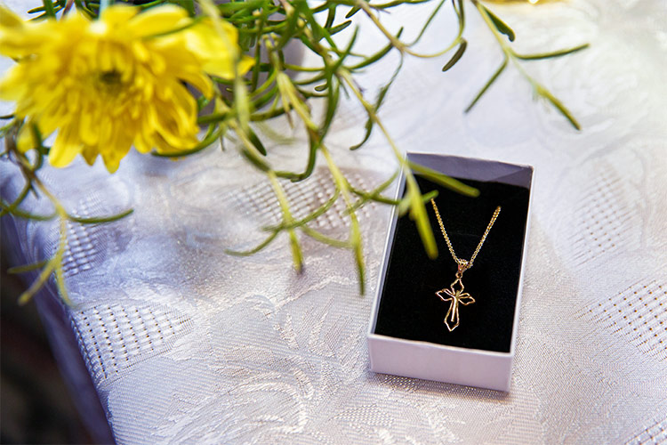 Кръстче за ритуал Свето Кръщение за момиче.