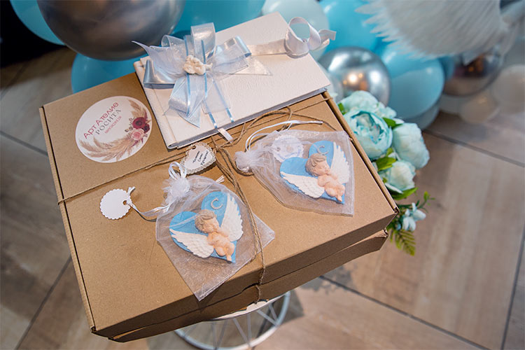 Подаръчета за гости на момче, за спомен от кръщението му отпразнувано в пицария Специале, град Пловдив.